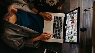 「Zoom疲れ」4つの原因と対処法|スタンフォード大が究明