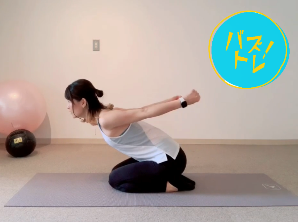 デスクワークの合間にできる 二の腕を引き締めるエクササイズ ライフハッカー 日本版