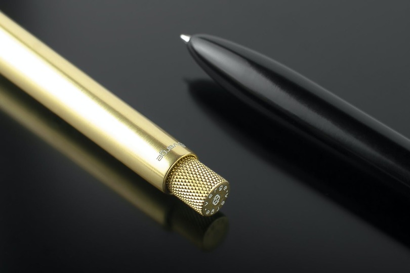 究極にシンプルで書きやすい。ミニマリストのためのアルミ製ペン「SENS PEN」
