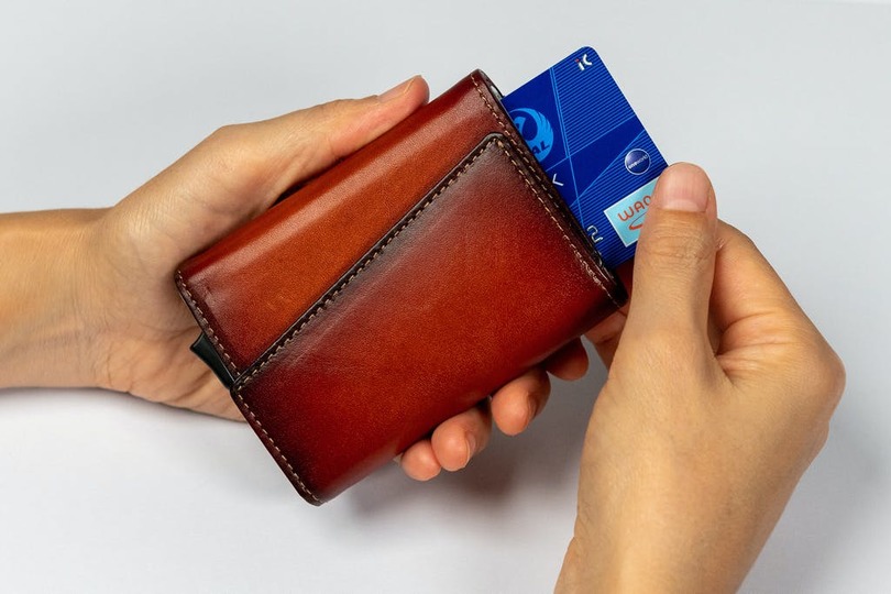 分離式でミニマル利用もOK! カードが飛び出して使いやすいお財布「KREISEN」が登場