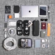 もう散らからない。バッグがすっきり片付くガジェット専用ポーチ