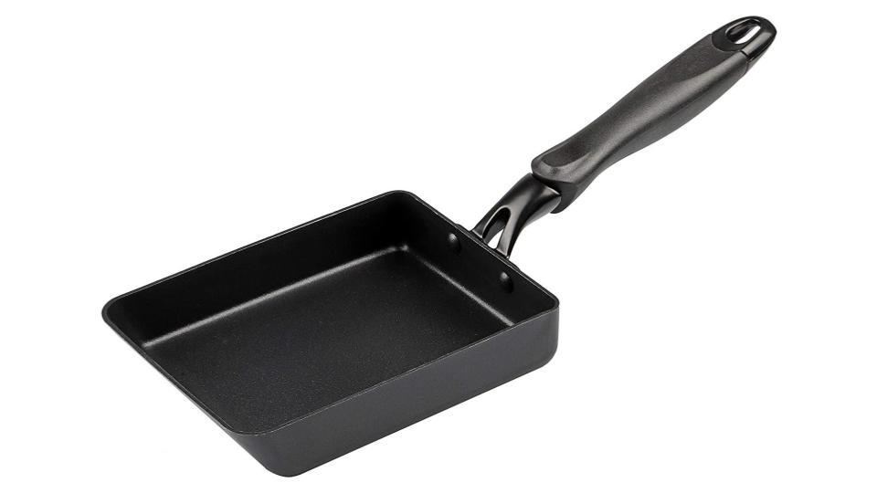 朝ごはん調理にも便利。黒を基調としたスタイリッシュ&小ぶりな卵焼き器