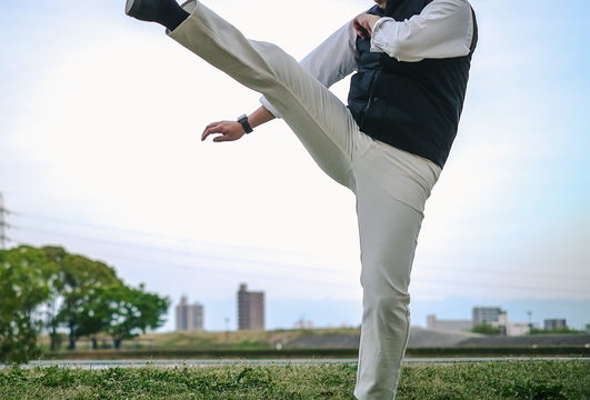 ストレッチが効いて快適！ 児島ジーンズの超撥水デニムを試着してみた