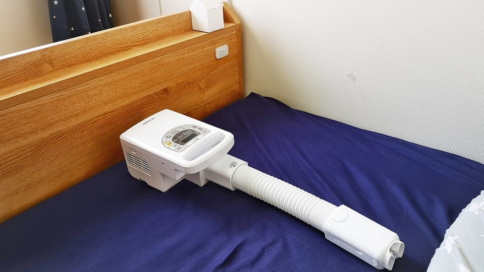 干さなくても、布団を毎日ふかふかに。アイリスオーヤマの「ふとん乾燥機」