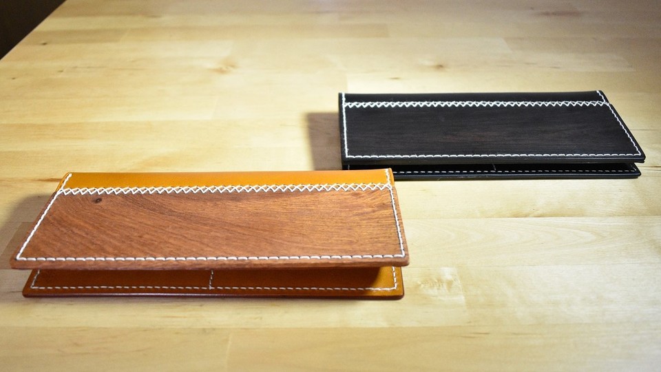紫檀と高級レザーがフュージョン! 個性的な長財布「ARTIMBER」を使ってみた
