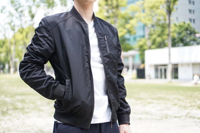 収納上手なのにスマートに着こなせる! 「ZELUS JACKET」を試着してみた