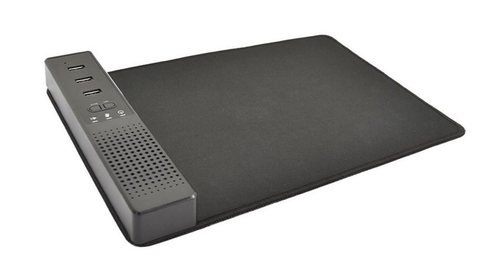 ウェブ会議で活躍。スピーカーフォン×USBハブ×マウスパッドが1つに