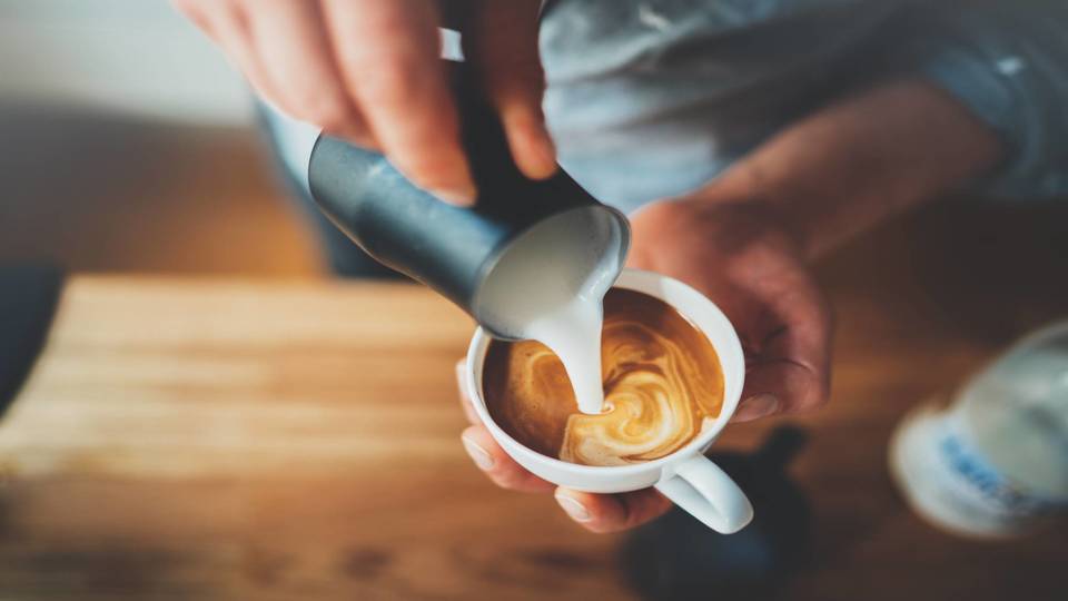 いつもの一杯にひと工夫。コーヒーをさらに楽しむアイデア5選
