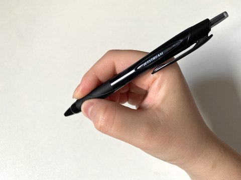 ジェットストリーム3種を徹底比較 どれが使いやすい 今日のライフハックツール ライフハッカー 日本版