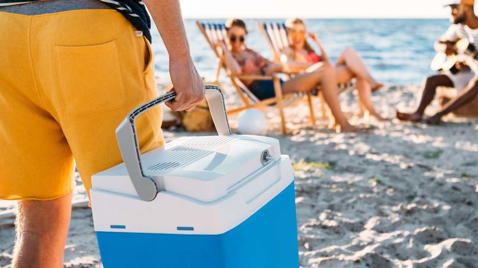 真夏にクーラーボックス内をできるだけ冷たく保つ方法