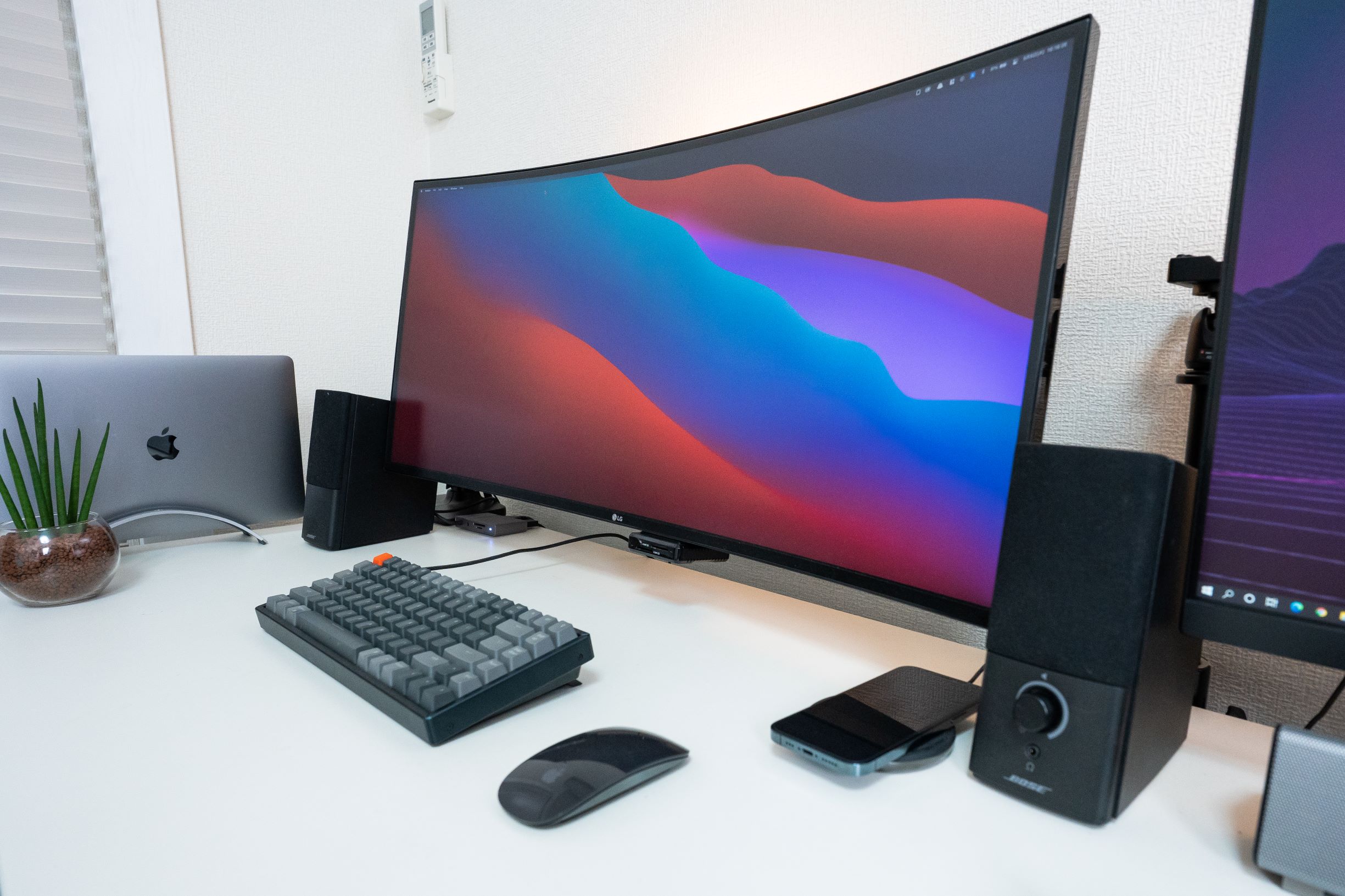 デスクツアー】なんとPC2台使い！ ガジェット／テックYouTuberの作業 