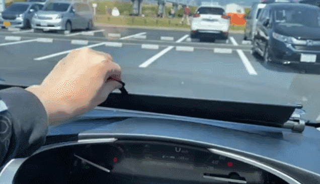 1秒で真夏の太陽光から愛車を守る ロール式サンシェード登場 ライフハッカー 日本版