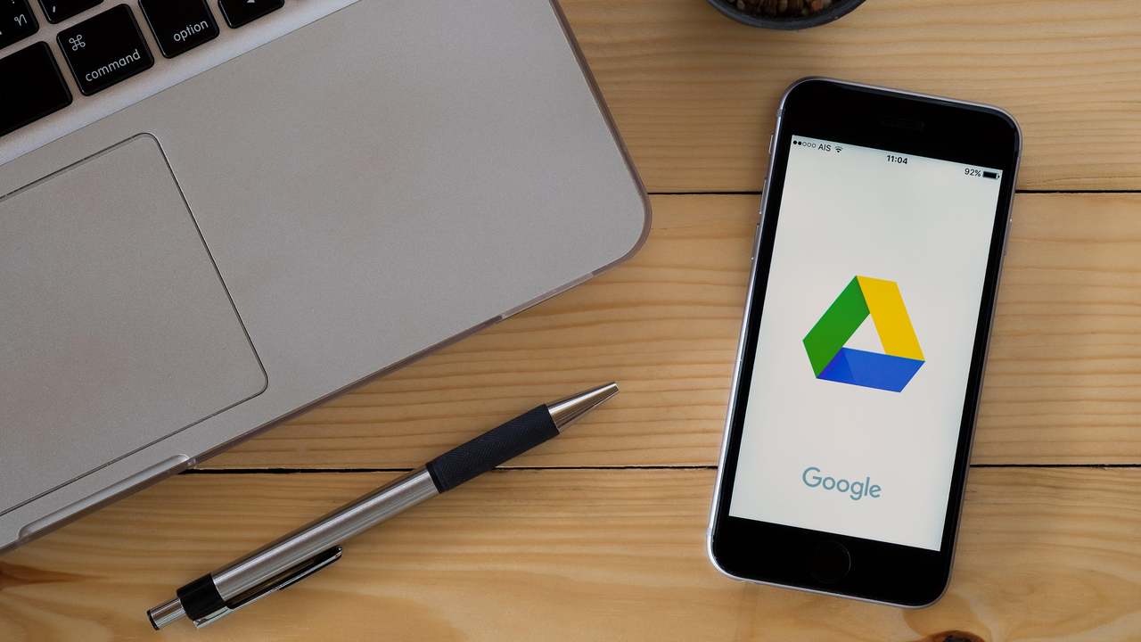 Google ドライブを開いたiPhone