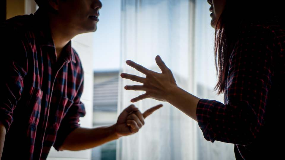 喧嘩や口論で大声を出す人の共通点とは?