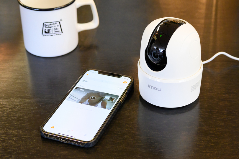 部屋の中を360度チェック! 自動追従&通話もこなすネットワークカメラ「Ranger 2C」