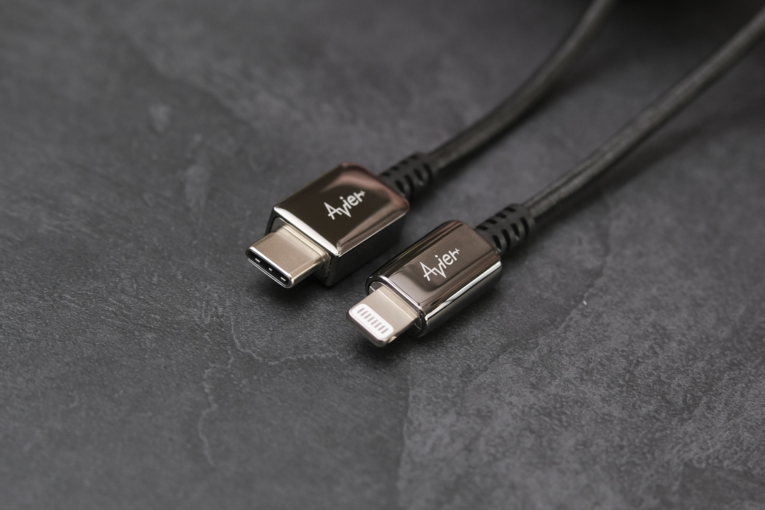 Avierのケーブル