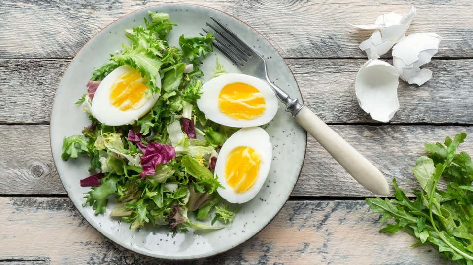 朝食にサラダを食べたほうが良い理由