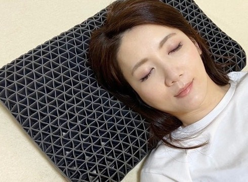 極上のフィット感！ 脱力するほど気持ちいい枕｢Demor｣終了間近