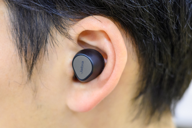 Jabra Elite 7 Proを装着したところ