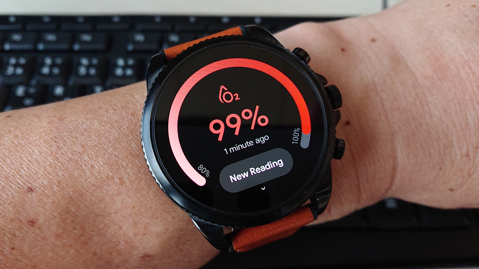最後の１本　限定値下げ価格　綺麗な時計　FOSSIL GEN6 スマートウォッチ Androidユーザー満足の最新スマートウォッチ「Fossil GEN 6