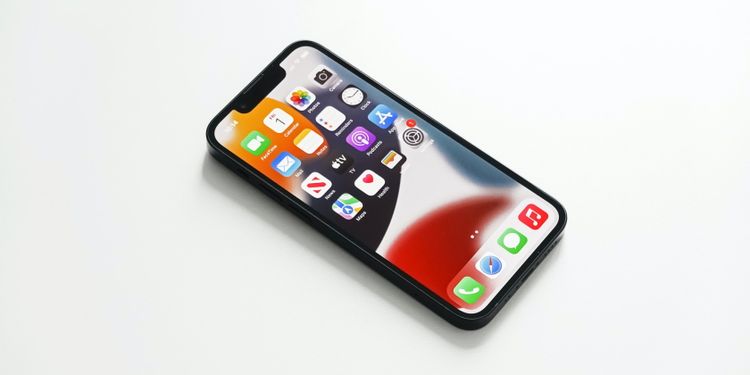iPhone13