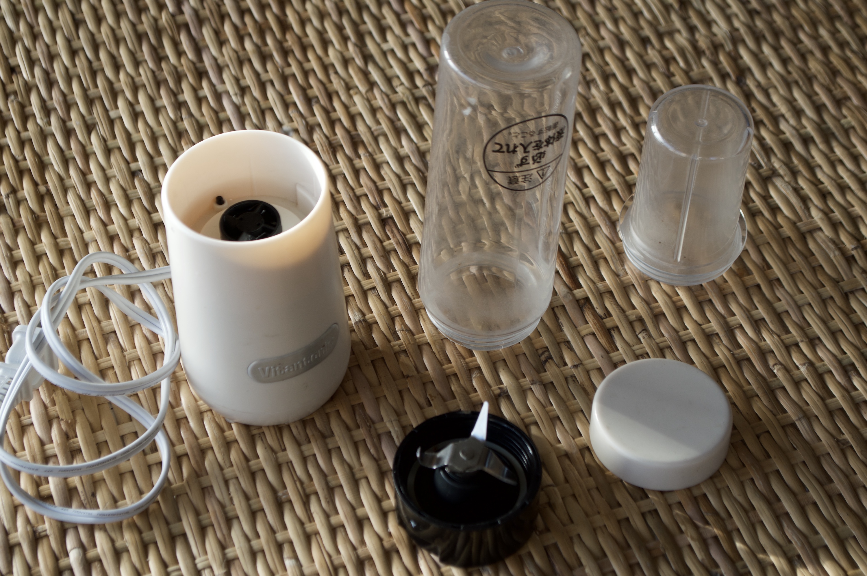 1台でコーヒーもスムージーも手軽に作れちゃうミニボトルブレンダー 21年amazonで買ってよかったもの ライフハッカー 日本版