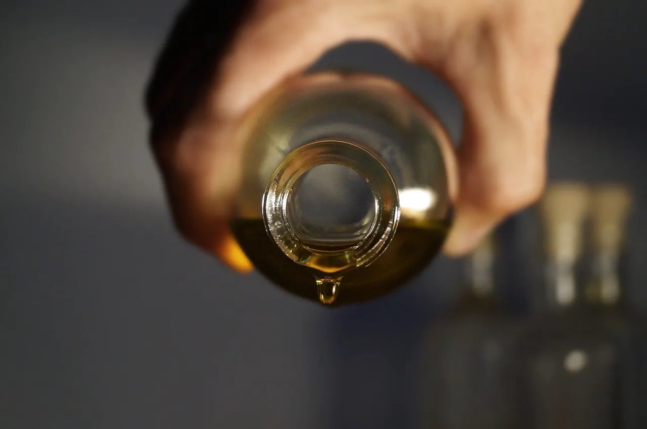 essential-oils-g3a7a8a014_1280.jpg