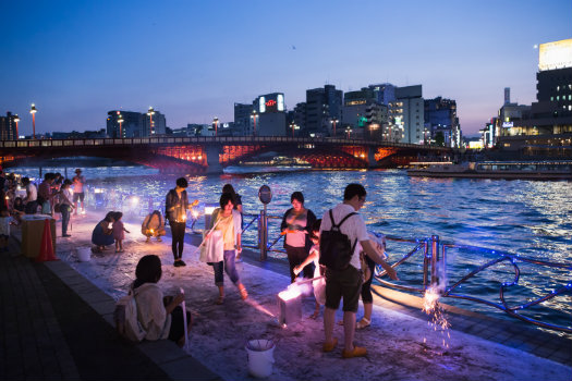 この夏 手持ち花火した ノスタルジックな 小さな花火大会 Mylohas