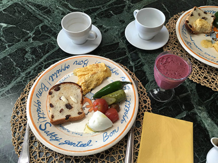 トマト鍋＆モッツァレラしゃぶしゃぶ [旅行中の野菜不足解消計画！] ＊365日＊おいしいものだけ