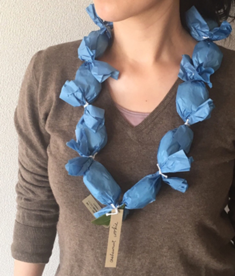 鮮やかな青に包まれた 結婚パーティーのクッキー 甲斐みのり おやつの時間 Mylohas