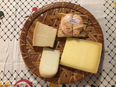 今日のディナーはチーズ中心【こぐれひでこの「ごはん日記」】