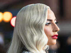 「あなたはひとりじゃない」レディー・ガガが自殺予防のメッセージ