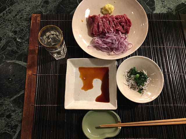 馬刺し
