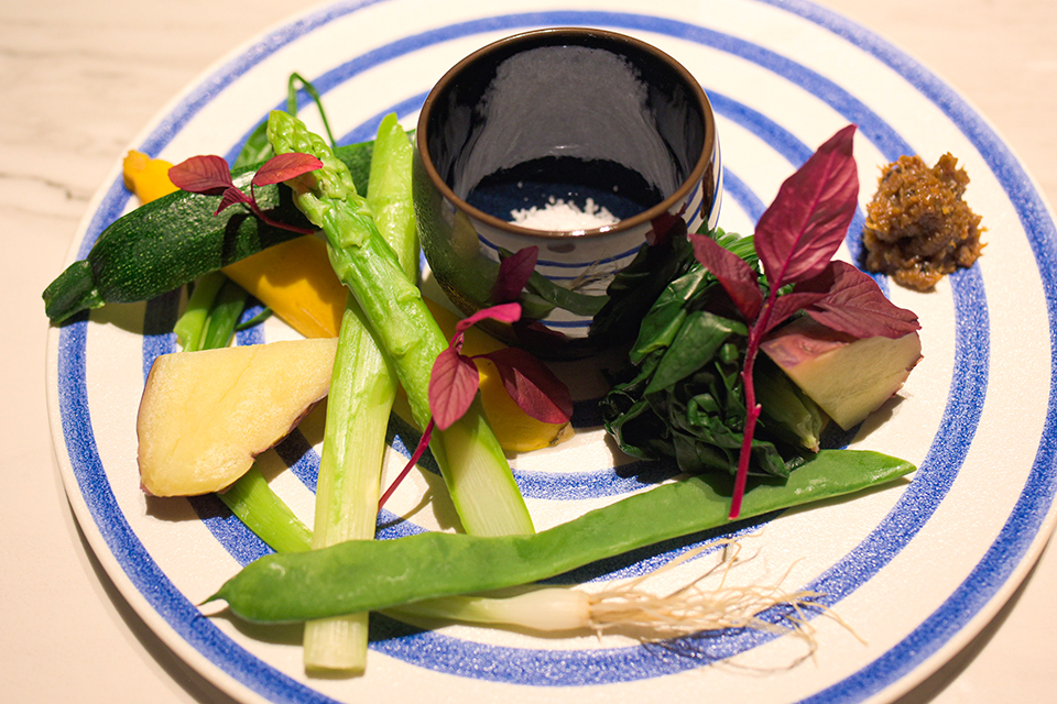 野菜のスチーム 鴨の肉味噌とイタリアの塩で