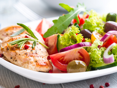 閉経後女性の乳がん予防に有効な食事とは?