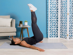 くびれ美人をつくる、お尻を浮かす腹筋エクササイズ