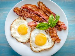 皮膚科医が教える「髪の毛を太く・強くする」食材4つ