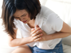 心臓発作が起きている3つのサイン。左腕の痛みも要注意