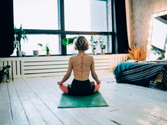 「ぽっこりお腹」撃退トレーニング。腰痛、便秘にも効果的!