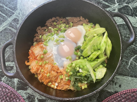あとを引く なんちゃって石焼ビビンバ なのでした こぐれひでこの ごはん日記 Mylohas