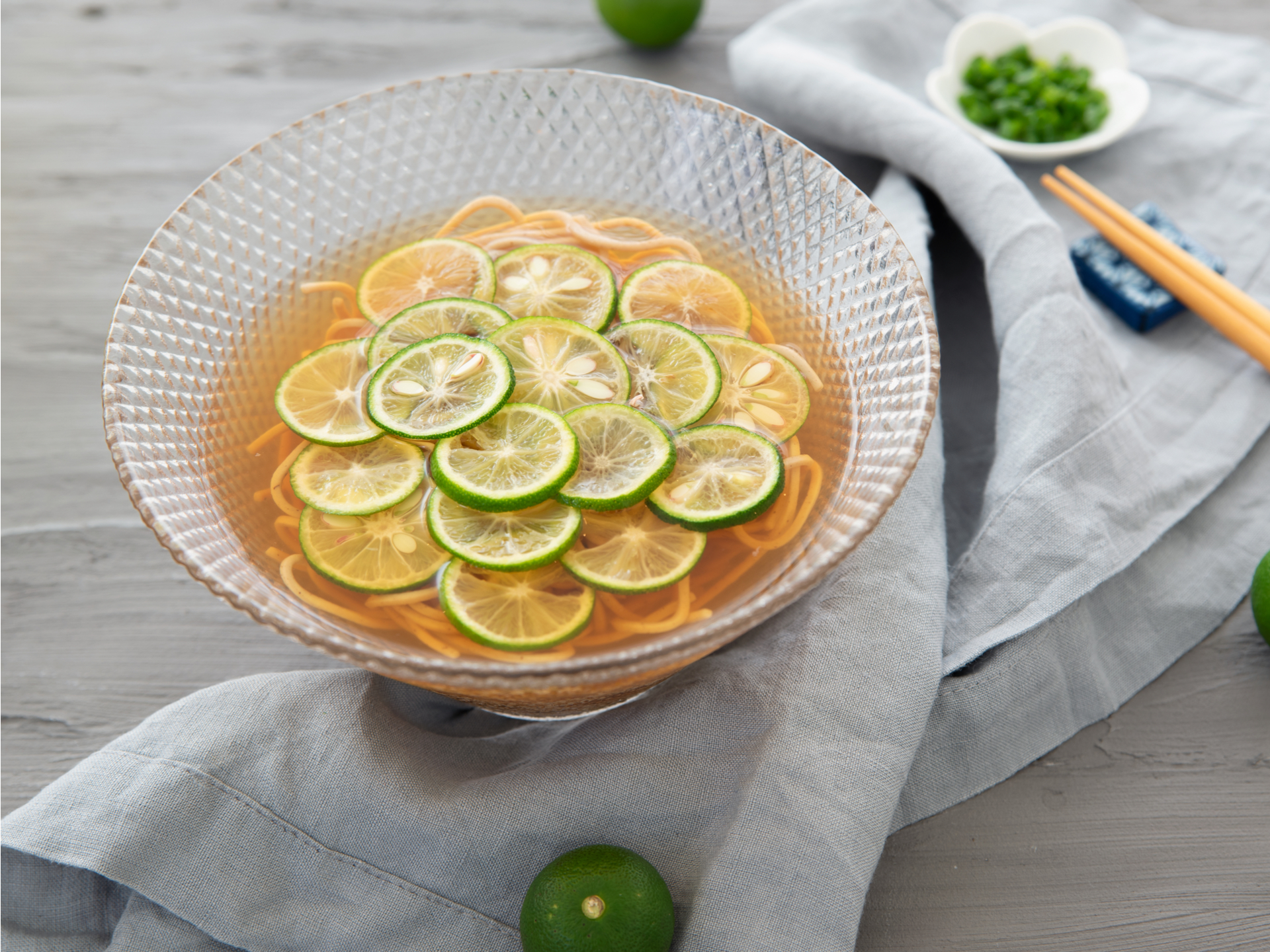 脂質代謝によい成分が皮の部分に すだち を使ったサッパリ和食3選 Mylohas 脂質代謝によい成分が皮の部分に すだち を使ったサッパリ和食3選 Mylohas