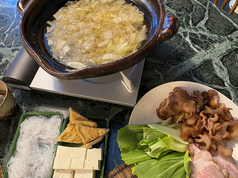 白菜の古漬けで「酸菜白肉鍋」【こぐれひでこの「ごはん日記」】 MYLOHAS