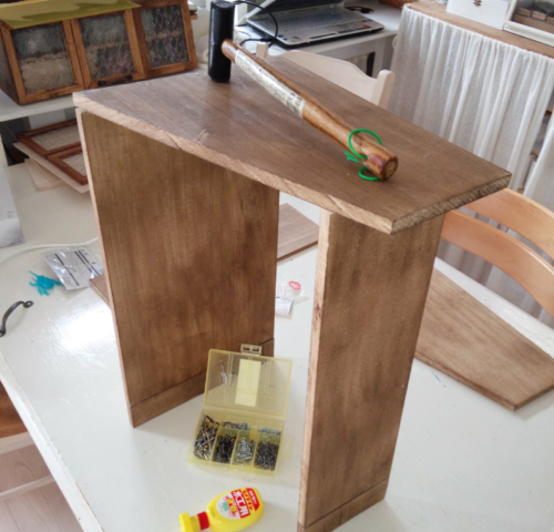 100円ショップのアイテムでdiyする キッチンの 見せる食器棚 Roomie ルーミー