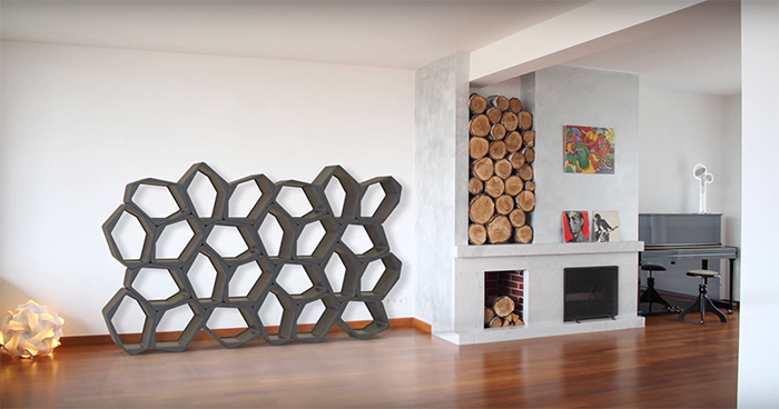 使い方は決められていない家具「BUILD modular furniture」のご紹介。どう使うかは、あなたの創造力次第です。通常家具の組み立てに使われている接着剤には、人体にとって有害な成分が含有されているのですが、「BUILD modular furniture」にはそれが含まれていないためより安全いなっています。top