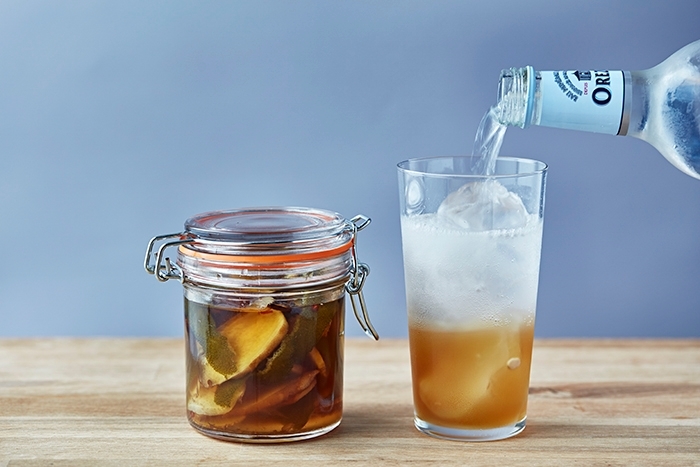 たっぷり生姜で辛口 スッキリな 自家製ジンジャーエール の作り方 Roomie ルーミー