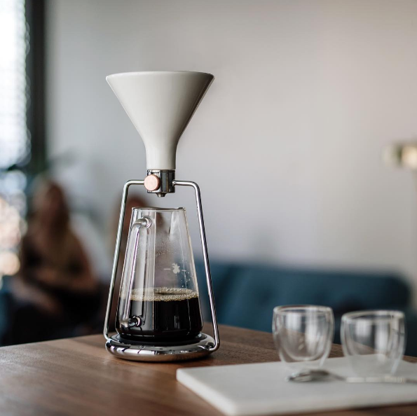 完璧な分量や浸出時間を教えてくれるスマート・コーヒーメーカー「GINA