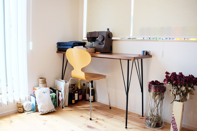 玄人は直置きを 部屋を華やかにする 植物の飾り方 のアイデア4選 Roomie ルーミー 玄人は直置きを 部屋を華やかにする 植物の飾り方 のアイデア4選 Roomie ルーミー