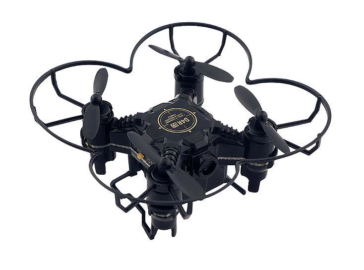 三栄書房が出した、カメラ付き超小型ドローン「SAN-EIホビーシリーズ RCコンパクトドローンwithカメラ」の紹介。航空法で規制されない本体重量200g以下で、安心して遊べる。手のひらに収まるコンパクトサイズ、安定飛行を保つ6軸ジャイロを搭載、充電機能一体型コントローラー付属。5
