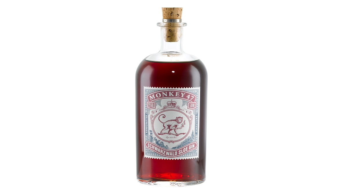 ペルノ・リカール・ジャパンが2月1日(水)から発売する「MONKEY 47(モンキー 47)」の紹介。英国統治下のインド・マドラス州で生まれた英国空軍の中佐、モンゴメリー・コリンズ氏が試行錯誤の上創り出したレシピを基に誕生したジンブランド。