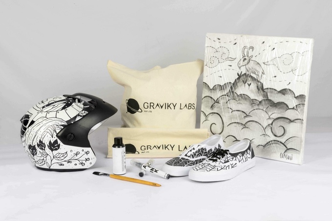 車の排気ガスをフィルターし、浄化する際に採れる炭素からつくられたペン「AIR-INK」の紹介。制作背景、色味や書き心地を多くのアーティストから評価されている、話題沸騰中の画材だ。3